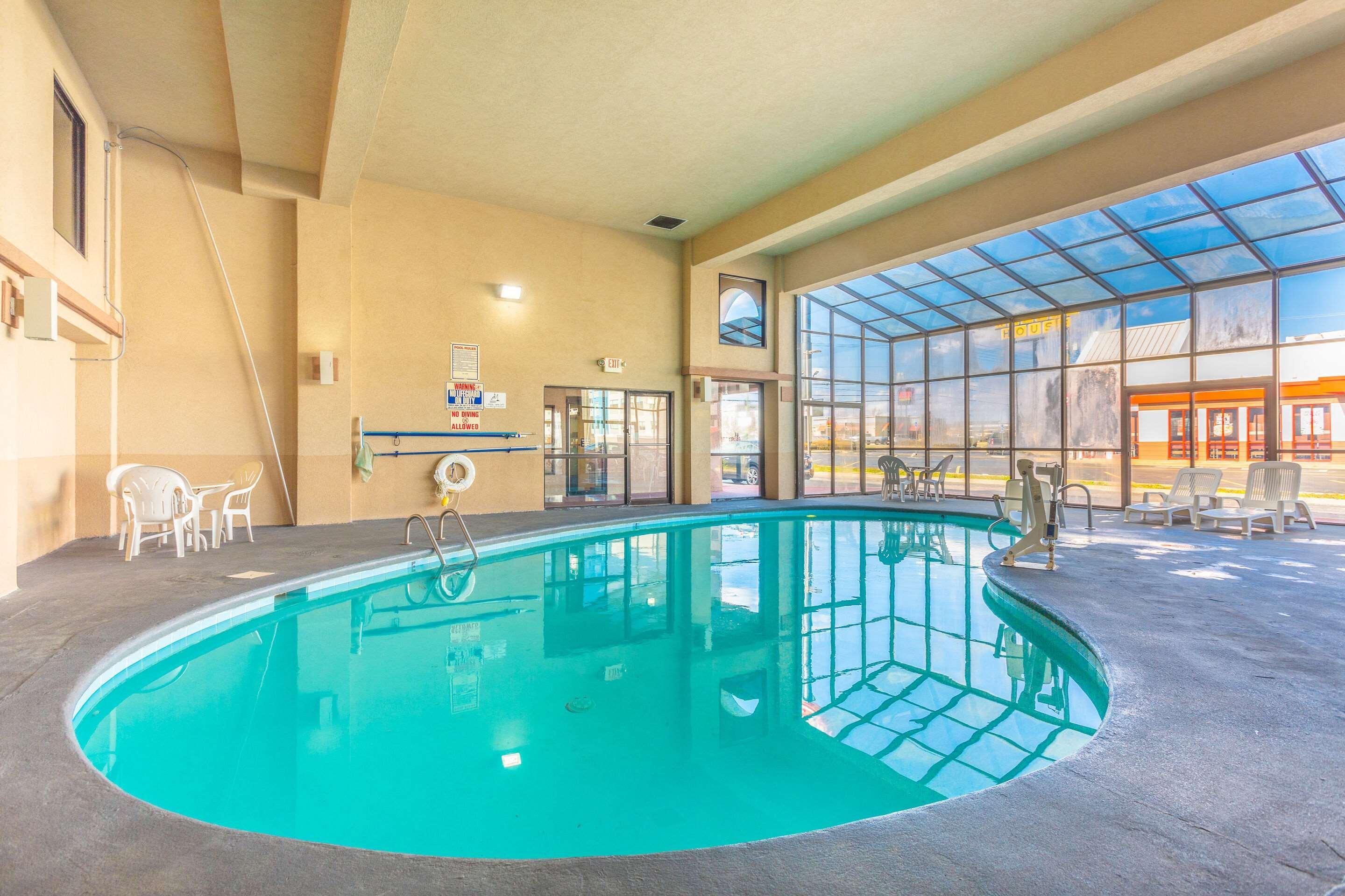 Econo Lodge&Suites Clarksville Eksteriør billede