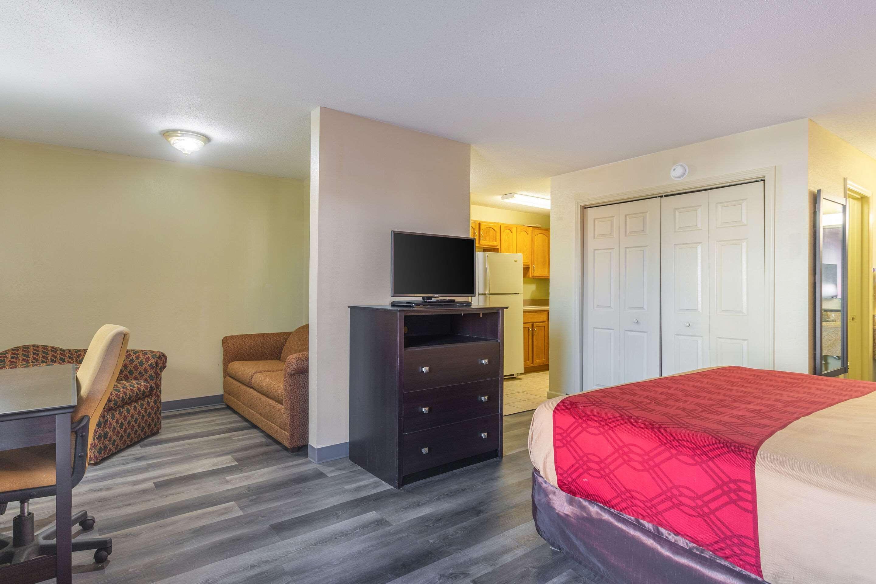 Econo Lodge&Suites Clarksville Eksteriør billede