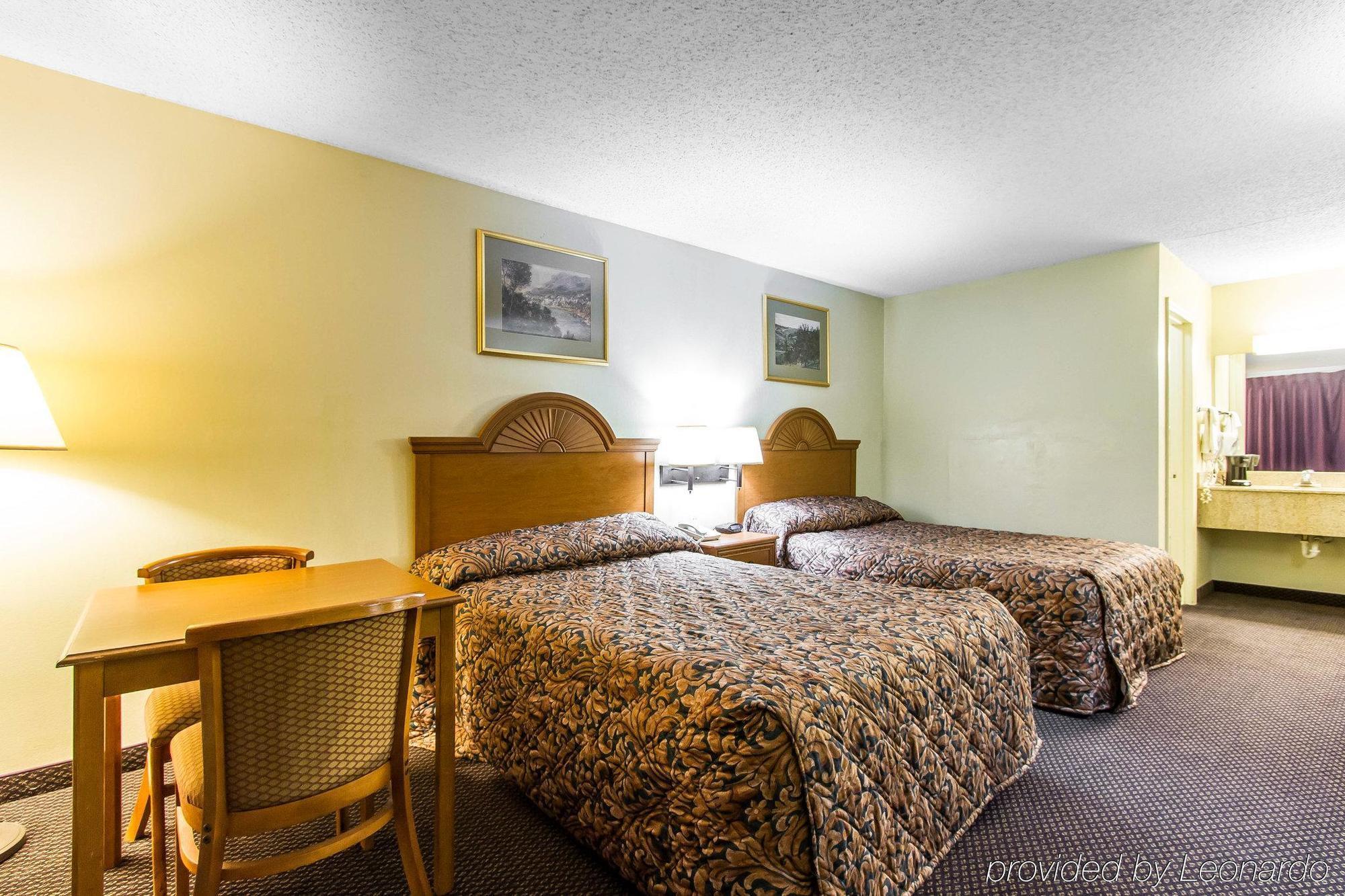 Econo Lodge&Suites Clarksville Eksteriør billede
