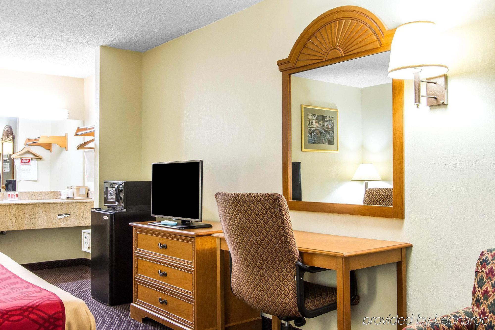 Econo Lodge&Suites Clarksville Eksteriør billede