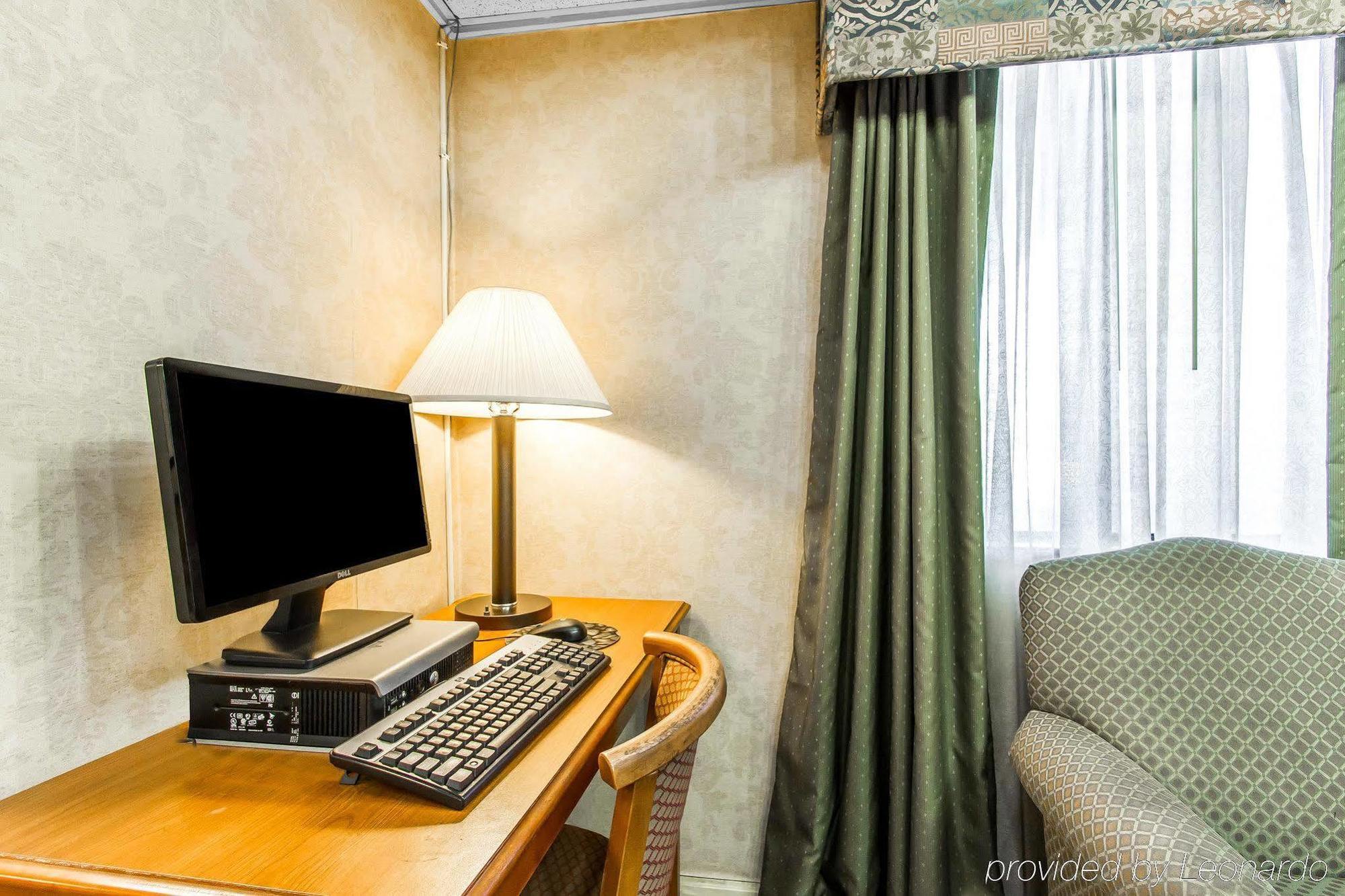 Econo Lodge&Suites Clarksville Eksteriør billede