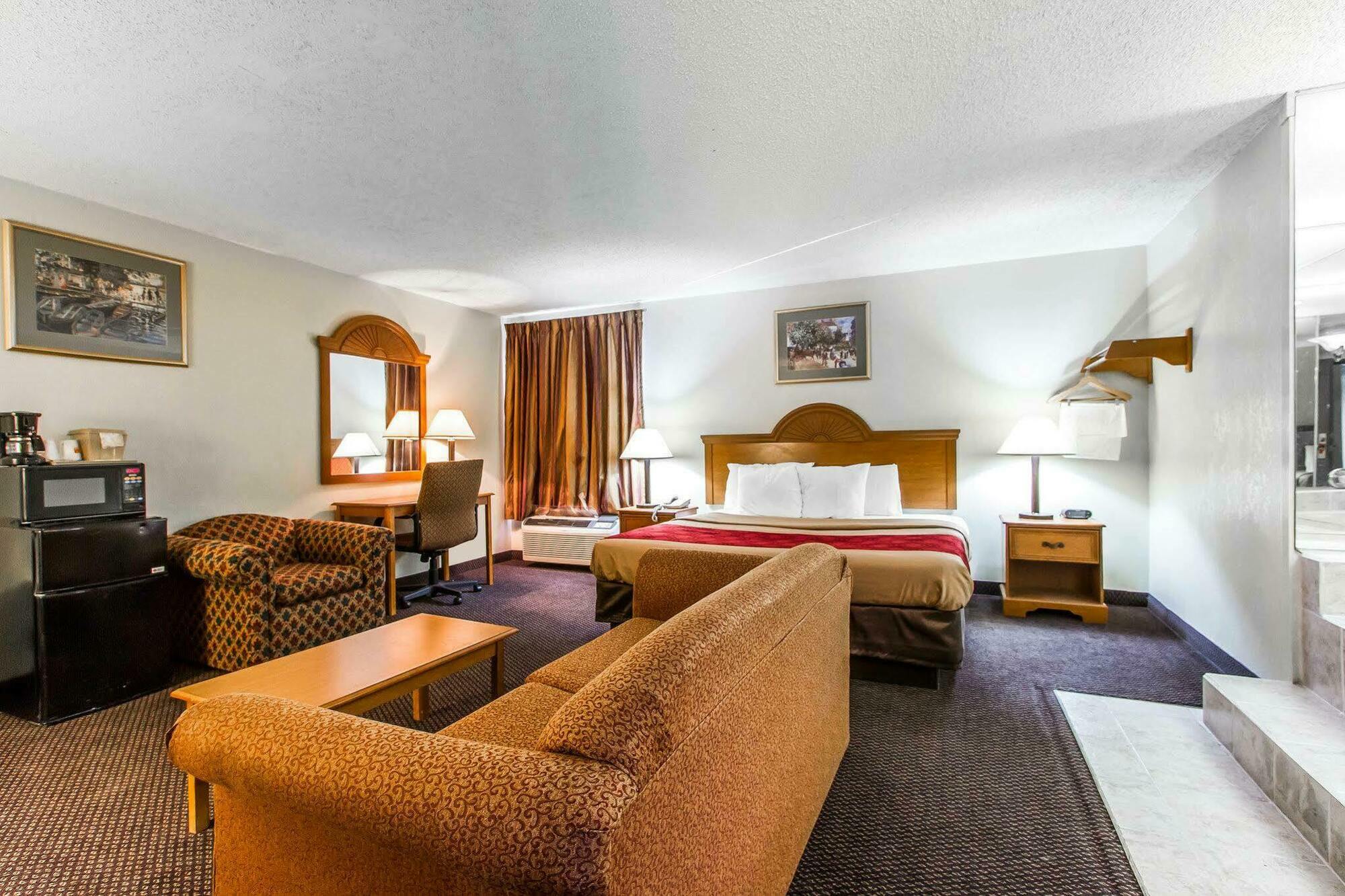 Econo Lodge&Suites Clarksville Eksteriør billede